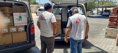 توزيع الأدوية عقب القصف الجوي توزيع الأدوية عقب القصف الجوي