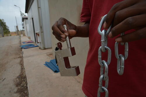 Migrants and refugees in Zintan and Gharyan detention centres in Libya