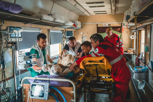 Doctors on Rails - MSF Medicalised train in Ukraine Doctors on Rails - MSF Medicalised train in Ukraine