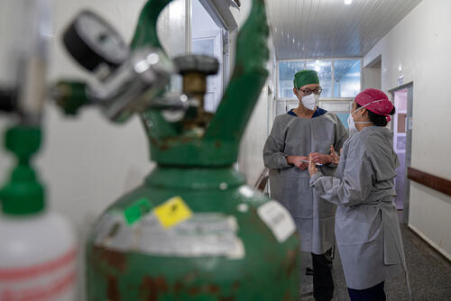 Caring for patients in Tefé