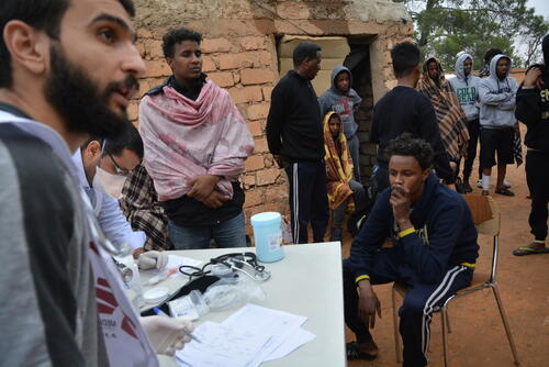 Migrants and refugees in Zintan and Gharyan detention centres in Libya