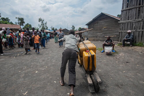 Water distribution in Sake, North Kivu, DRC Water distribution in Sake, North Kivu, DRC