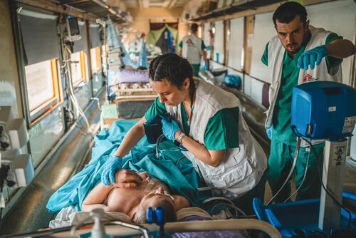 Doctors on Rails - MSF Medicalised train in Ukraine Doctors on Rails - MSF Medicalised train in Ukraine